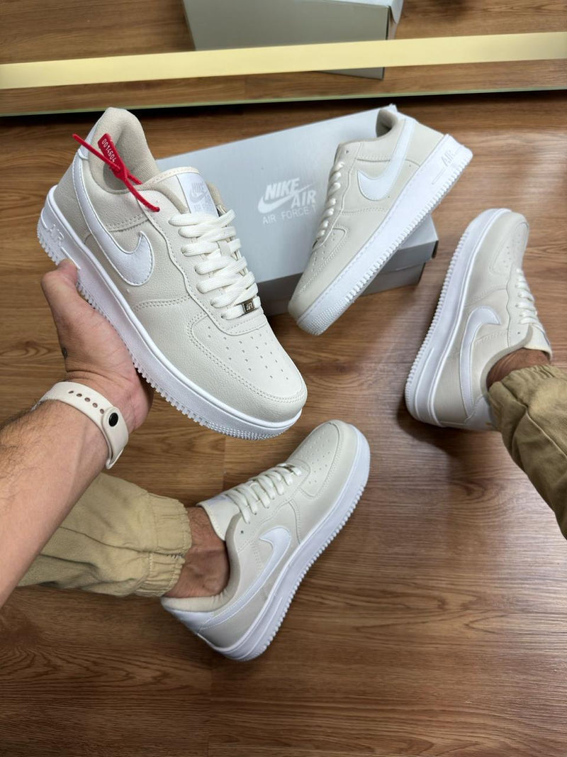 Tênis Nike Air Force Off