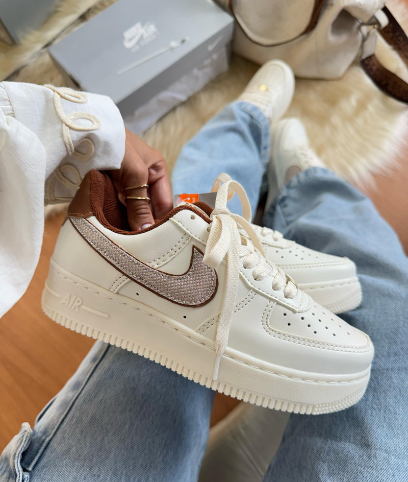 Tênis Nike Air Force  - Lux Shine
