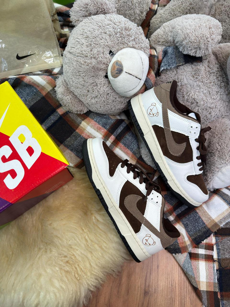 Tênis Nike Dunk Low - Teddy Bear🐻