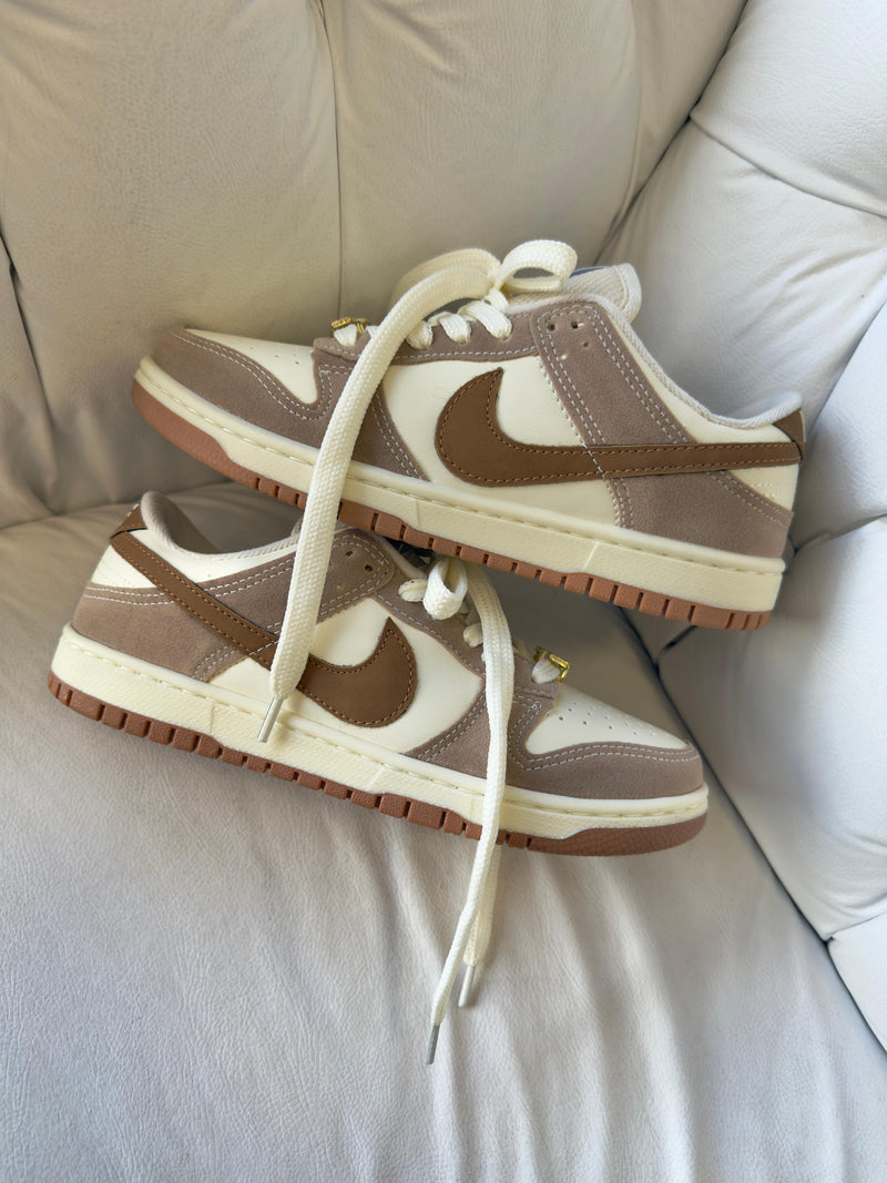 Tênis Dunk Low - Off White/Caramelo