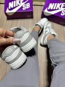 Tênis Nike Dunk Low - Cinza