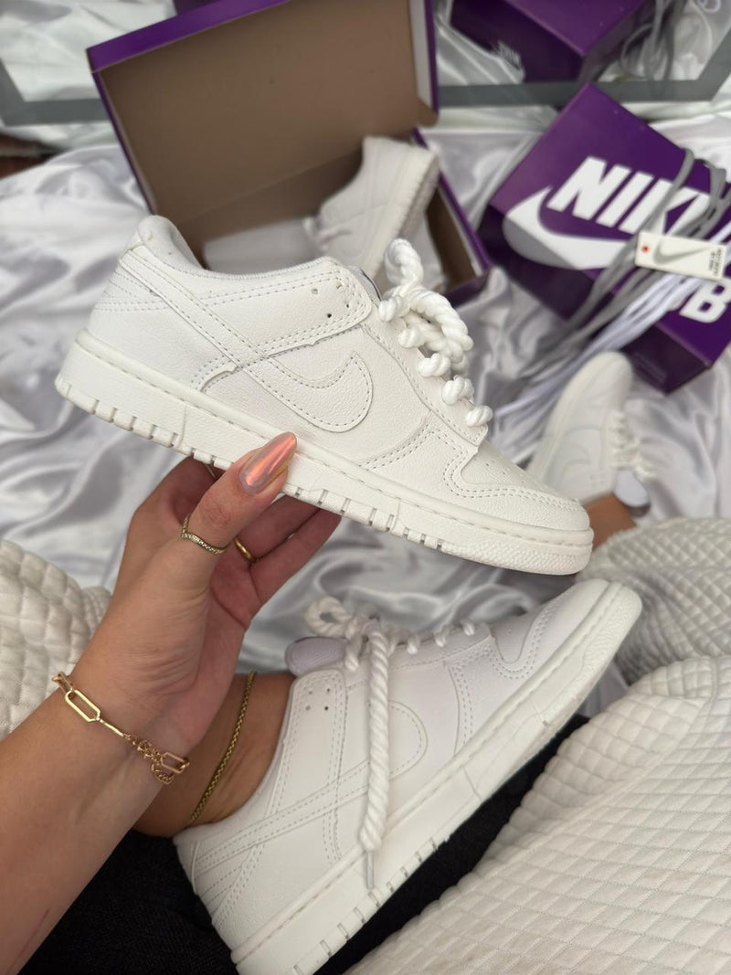 Tênis Nike Dunk - Branco - Cadarço Corda