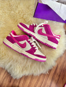 Tênis Nike Dunk Low - Rosa - 3 Cadarços