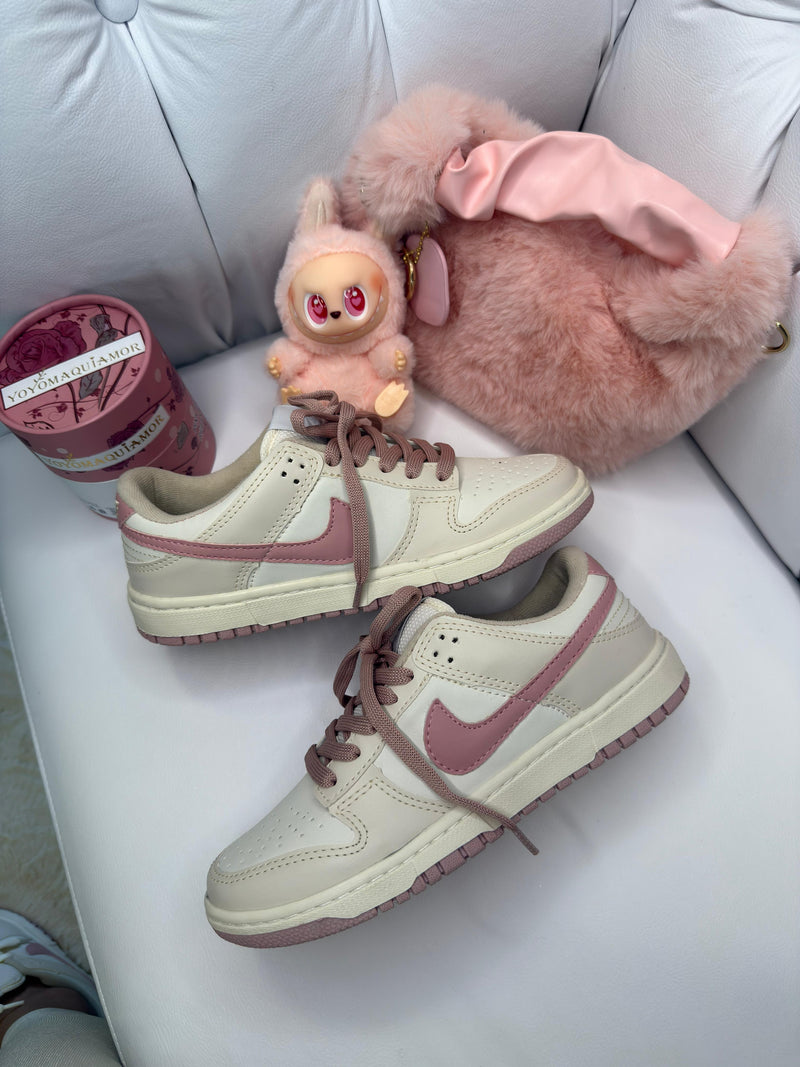 \Nike Dunk Low – Flamingo