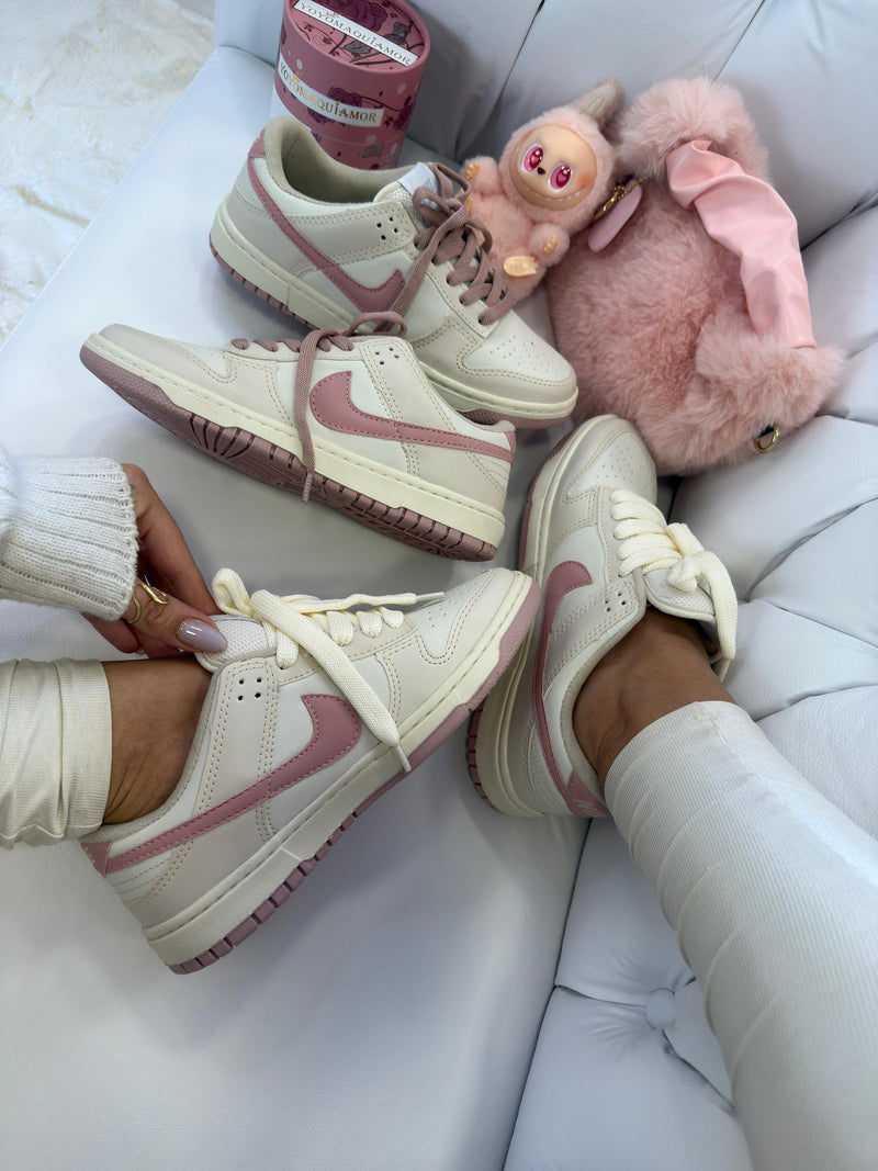 \Nike Dunk Low – Flamingo