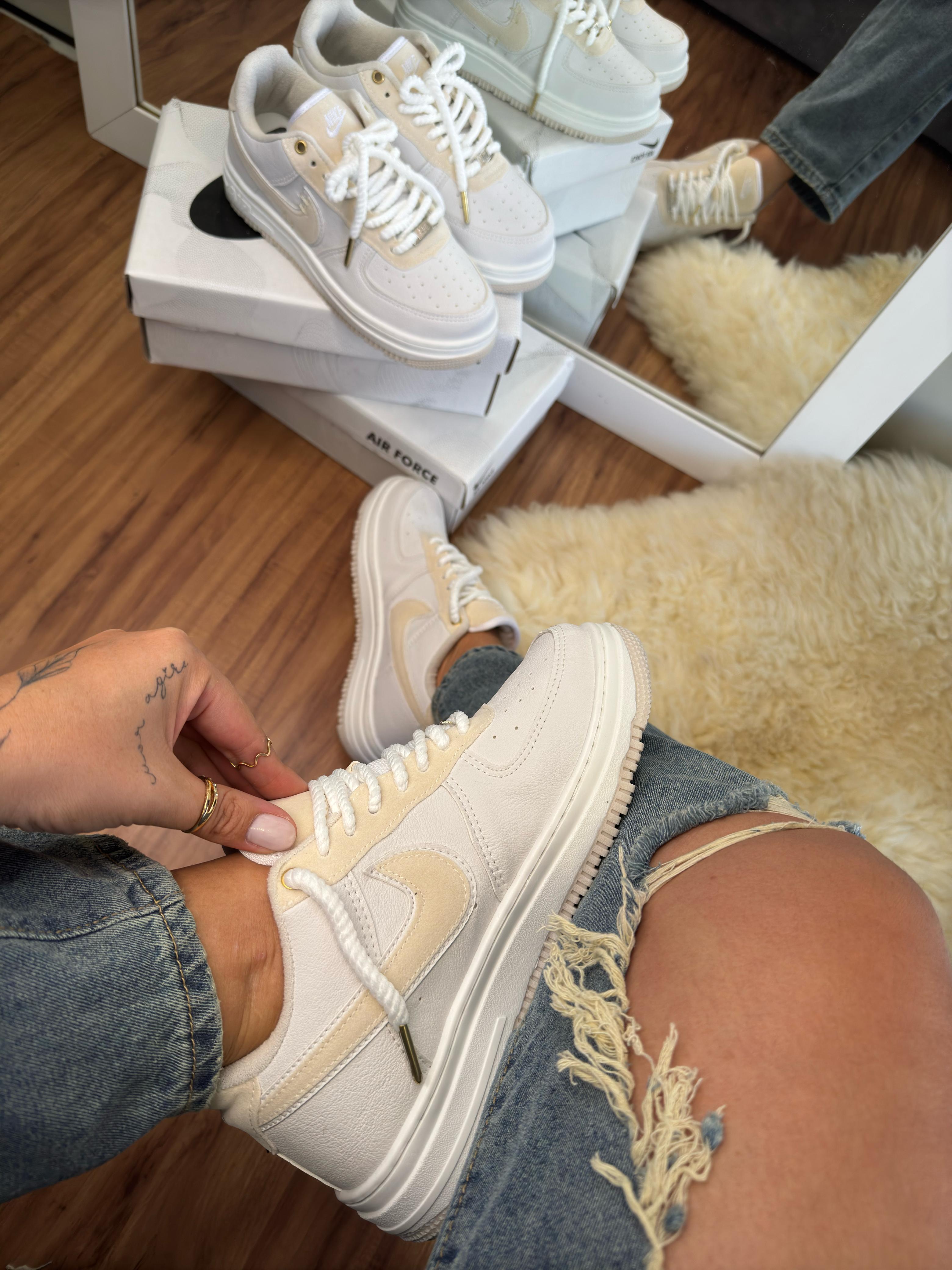 Tênis Air Force - Creme