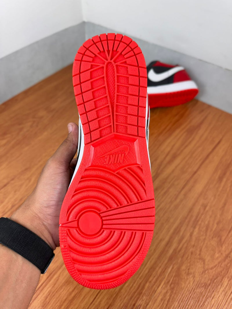 Tênis Nike Jordan 1 Low - Vermelho/Preto