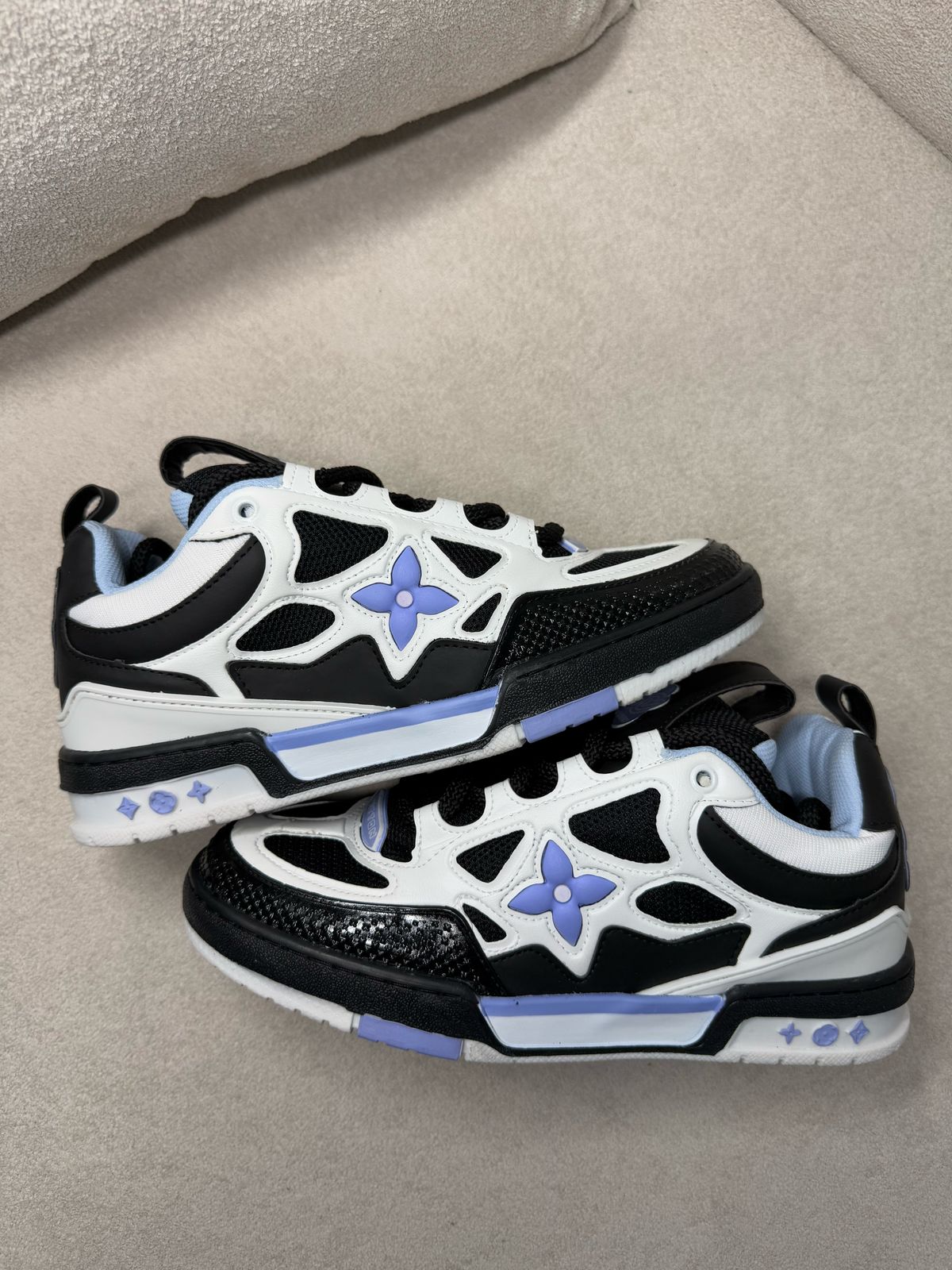 Louis Vuitton Skate - Branco/Preto/Azul