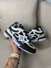 Carregar imagem no visualizador da galeria, Louis Vuitton Skate - Branco/Preto/Azul
