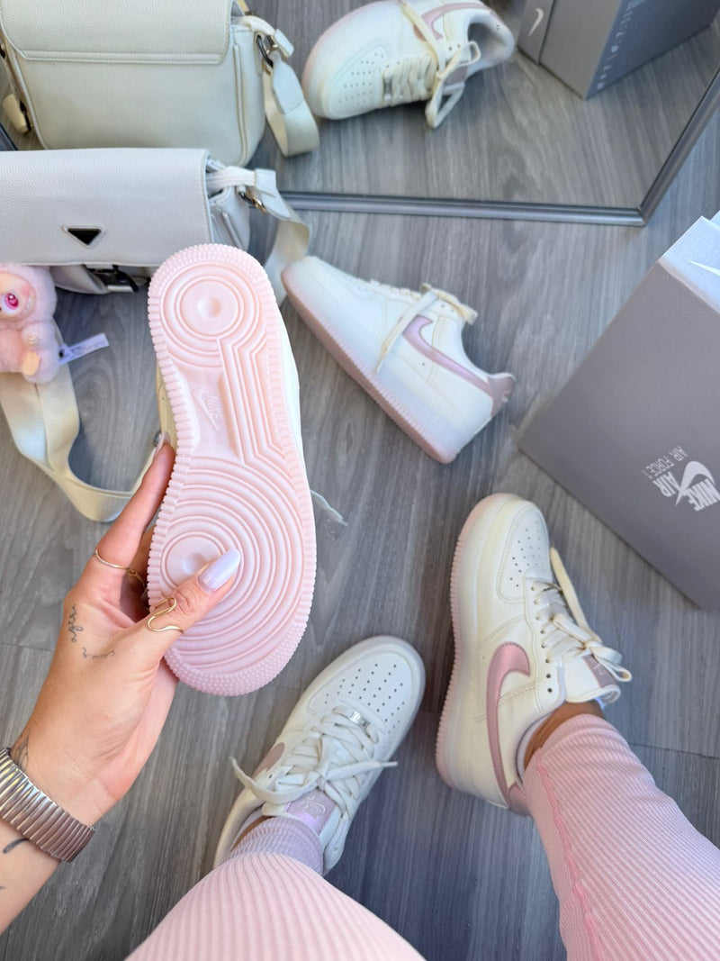 Air Force – Off White / Rosa Metálico