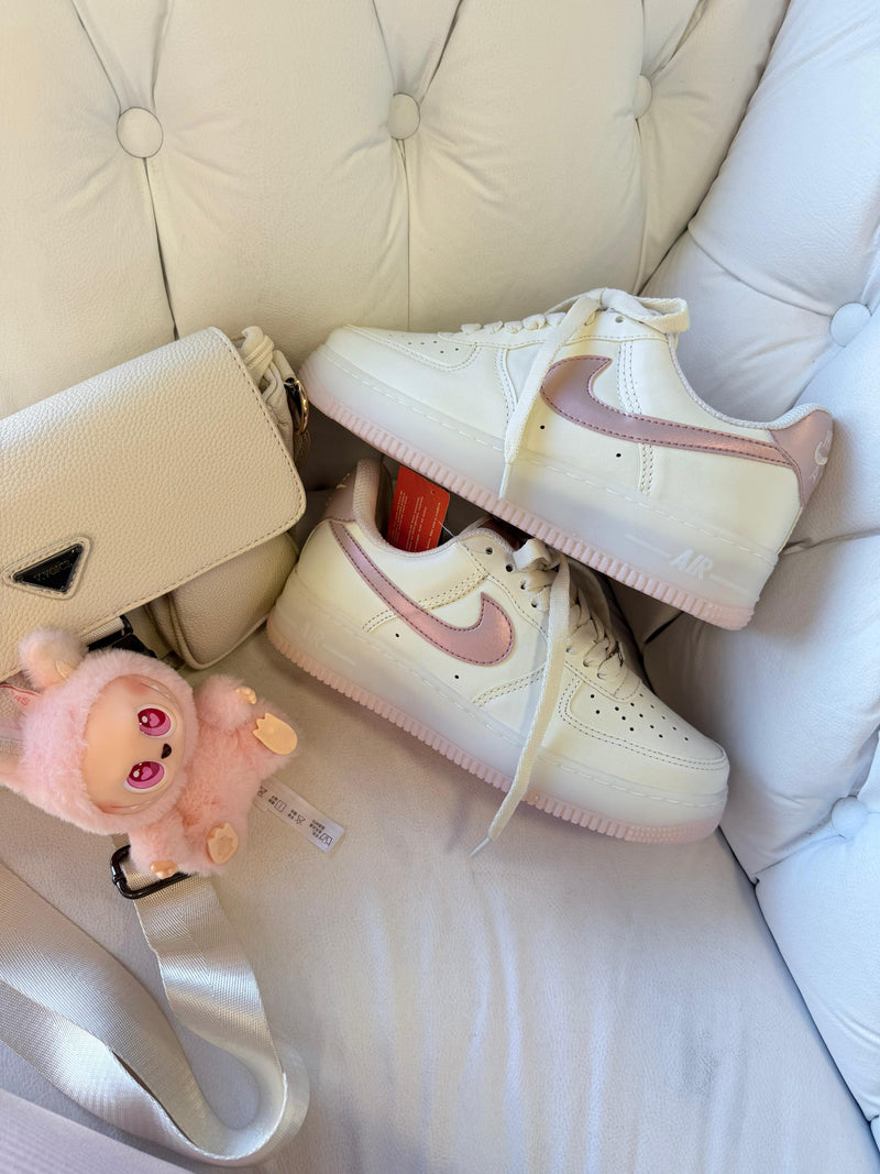 Air Force – Off White / Rosa Metálico