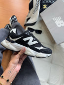 New Balance 9060 - Preto/Branco