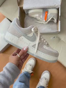 Tênis Nike Air Force 1 - Gelo/Cinza - Couro