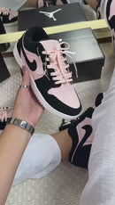 Tênis Nike Jordan 1 Low - Rosa/Preto