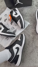 Tênis Nike Jordan 1 Low - Preto