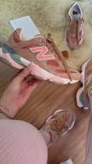 Tênis New Balance 9060 - Salmão