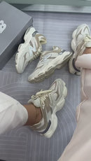 Tênis New Balance 9060 - Cinza/Bege