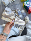 Tênis Dunk Low - Cinza/Nude
