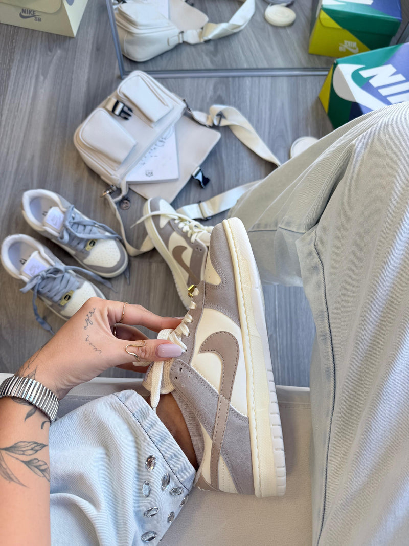 Tênis Dunk Low - Cinza/Nude