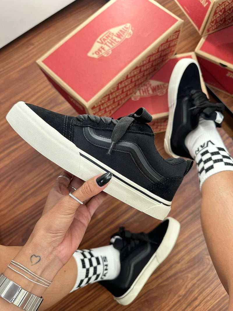 Tênis Vans Knu Skool - Black Solado Branco