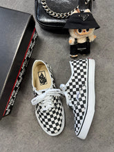 Carregar imagem no visualizador da galeria, Vans Authentic – Xadrez
