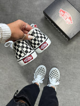 Carregar imagem no visualizador da galeria, Vans Authentic – Xadrez
