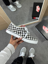 Carregar imagem no visualizador da galeria, Vans Authentic – Xadrez
