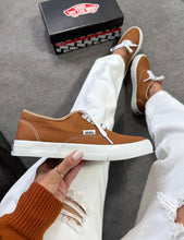 Carregar imagem no visualizador da galeria, Vans Authentic – Caramelo
