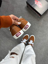 Carregar imagem no visualizador da galeria, Vans Authentic – Caramelo
