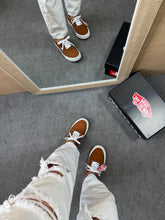 Carregar imagem no visualizador da galeria, Vans Authentic – Caramelo

