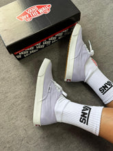 Carregar imagem no visualizador da galeria, Vans Authentic – Lilás
